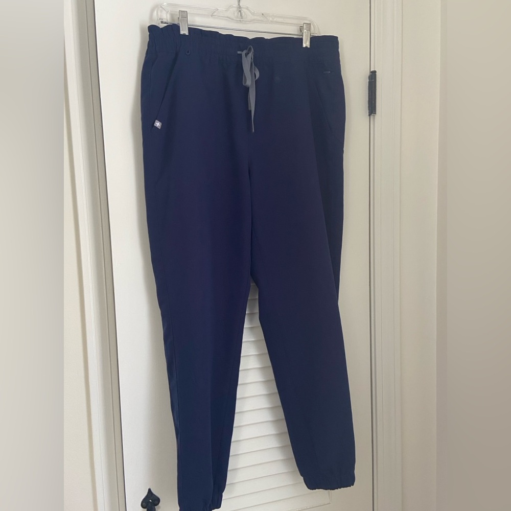 Figs Women's Navy Ankle Pants